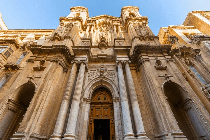 Bild aus der Valletta-Tourgalerie, das veranschaulicht, wie Befestigungsanlagen zum Kulturerbe wurden
