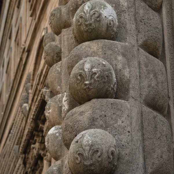 Artists and scholars gathered in a Medici courtyard