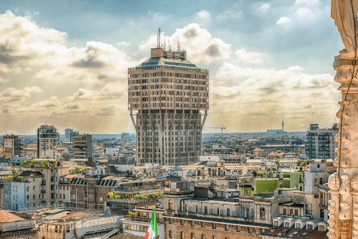 Mailand jenseits der Mode: Knochenkapellen, Pestpaläste und architektonische Illusionen